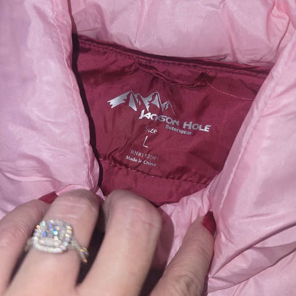 Stylish Pink Ombre Puffer Vest for Women - Picture 4 of 4